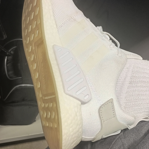 ADIDAS NMD BOOST R2 TRIPLE WHITE - Picture 3 of 6